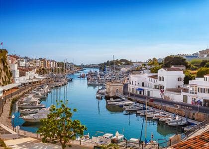 Ciutadella, un'affascinante città portuale sull'isola di Minorca.
